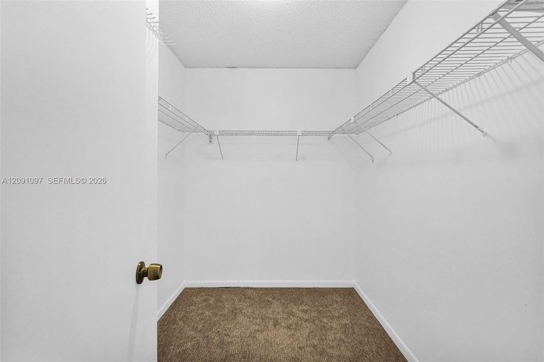 For Sale: $250,000 (2 beds, 2 baths, 1296 Square Feet)