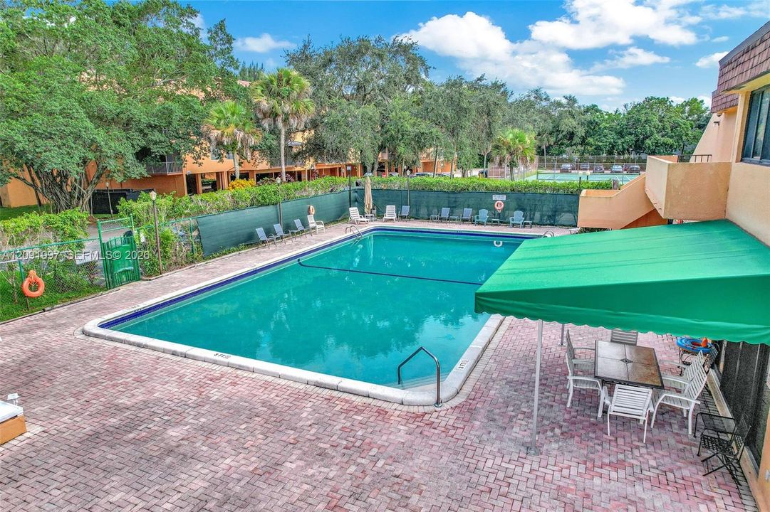 For Sale: $250,000 (2 beds, 2 baths, 1296 Square Feet)