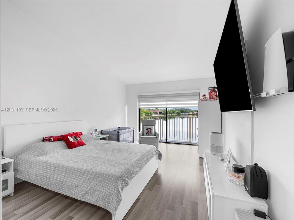 For Sale: $245,000 (2 beds, 2 baths, 1180 Square Feet)