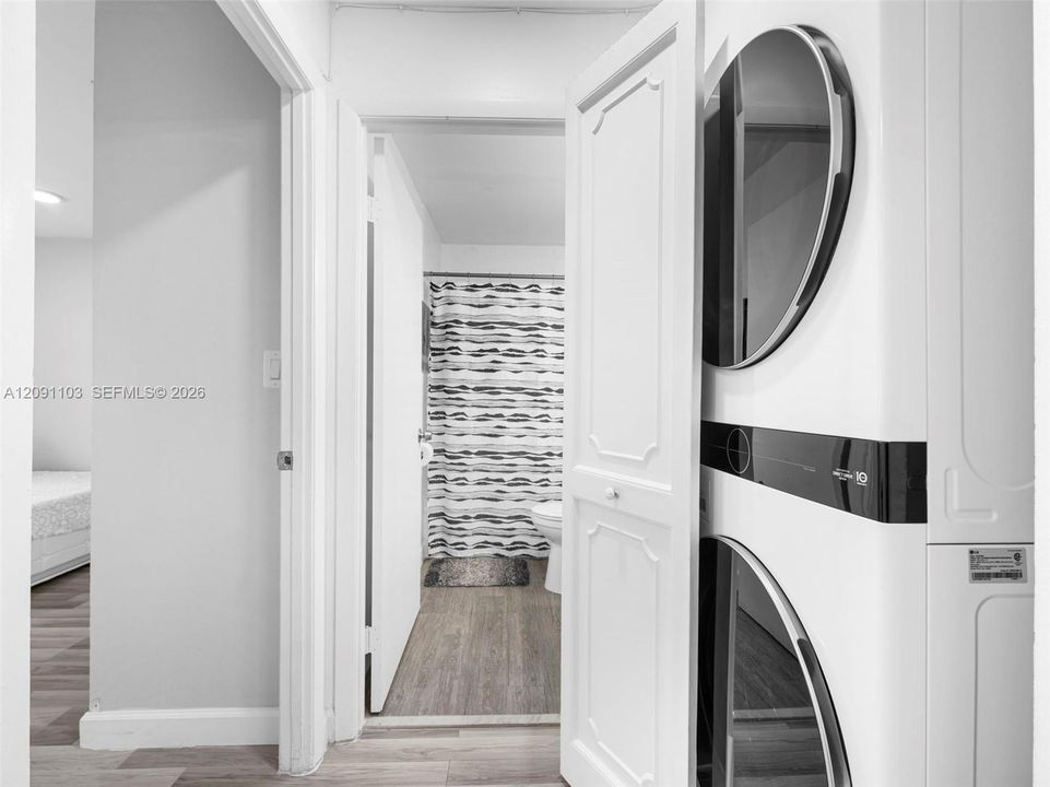 For Sale: $245,000 (2 beds, 2 baths, 1180 Square Feet)
