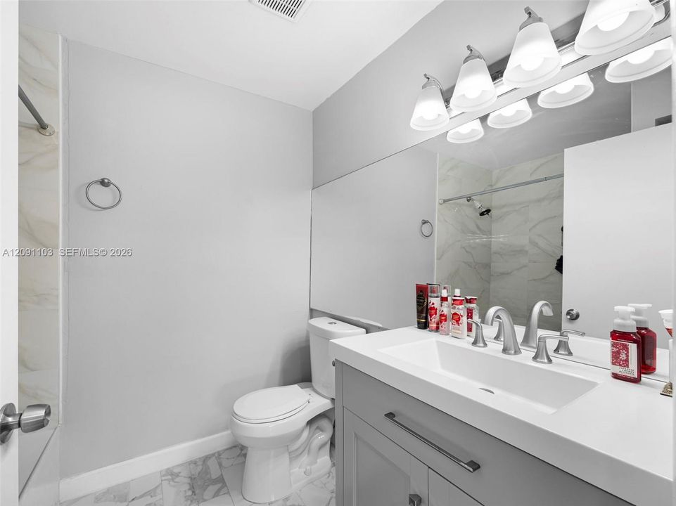 For Sale: $245,000 (2 beds, 2 baths, 1180 Square Feet)