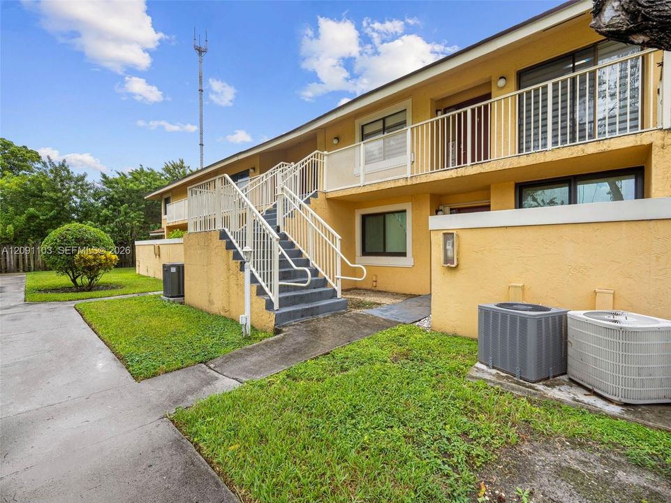 For Sale: $245,000 (2 beds, 2 baths, 1180 Square Feet)
