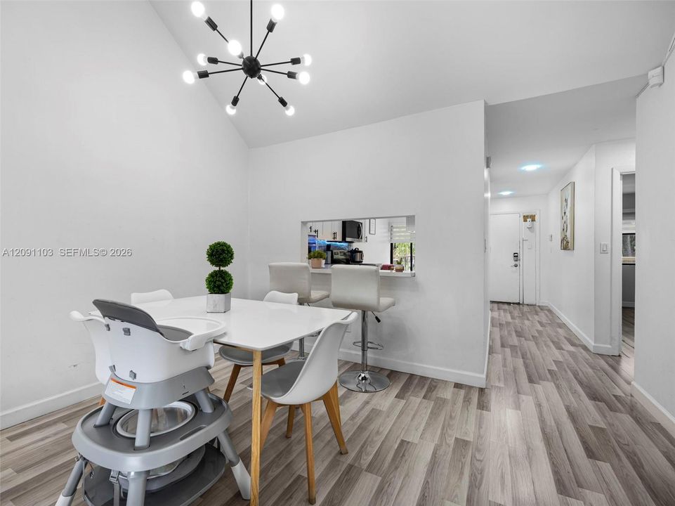 For Sale: $245,000 (2 beds, 2 baths, 1180 Square Feet)