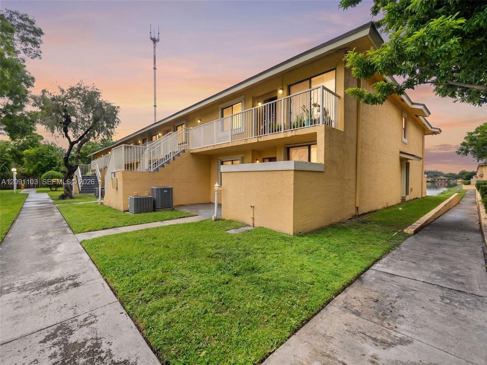 For Sale: $245,000 (2 beds, 2 baths, 1180 Square Feet)