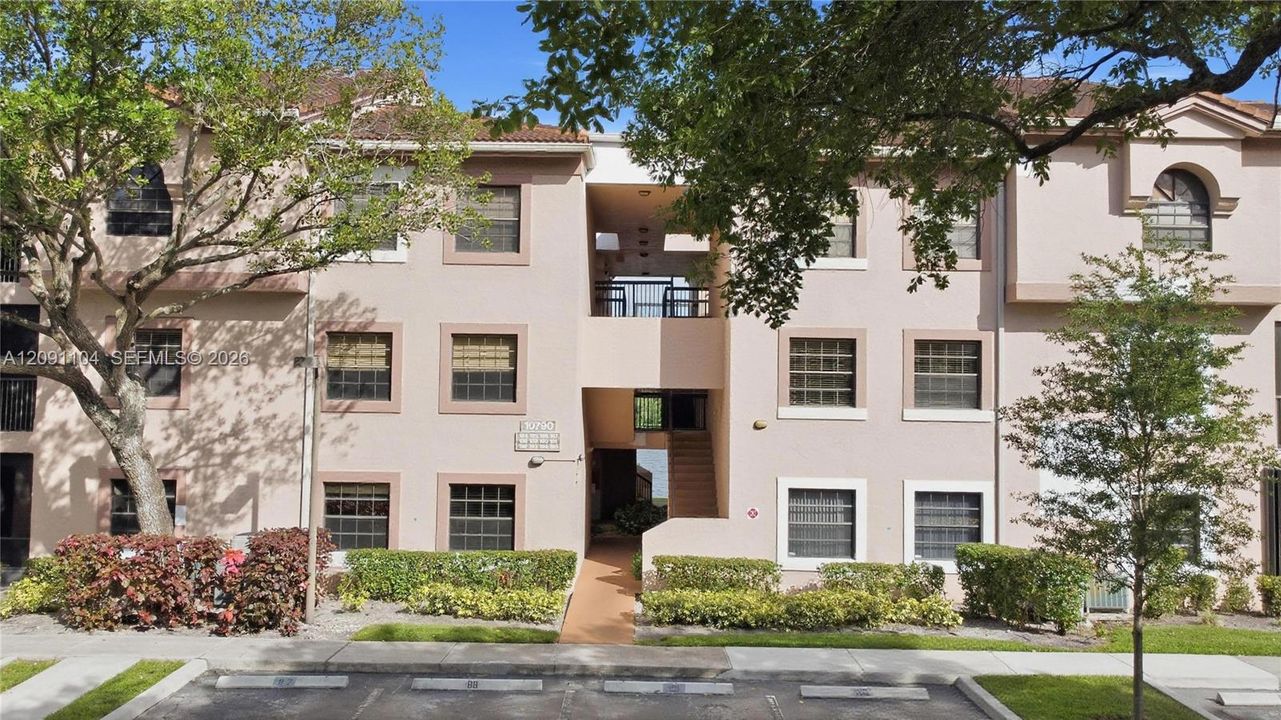 En Venta: $334,900 (3 camas, 2 baños, 1120 Pies cuadrados)