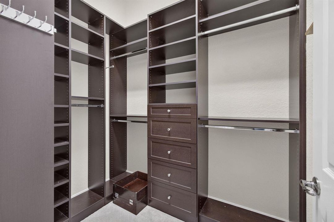 cloet built-ins