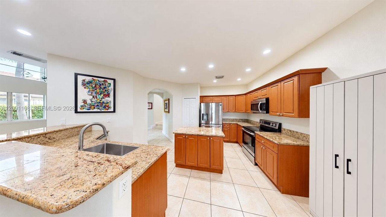 En Venta: $890,000 (5 camas, 4 baños, 2868 Pies cuadrados)