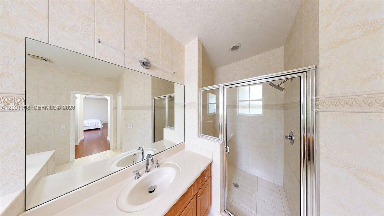 En Venta: $890,000 (5 camas, 4 baños, 2868 Pies cuadrados)