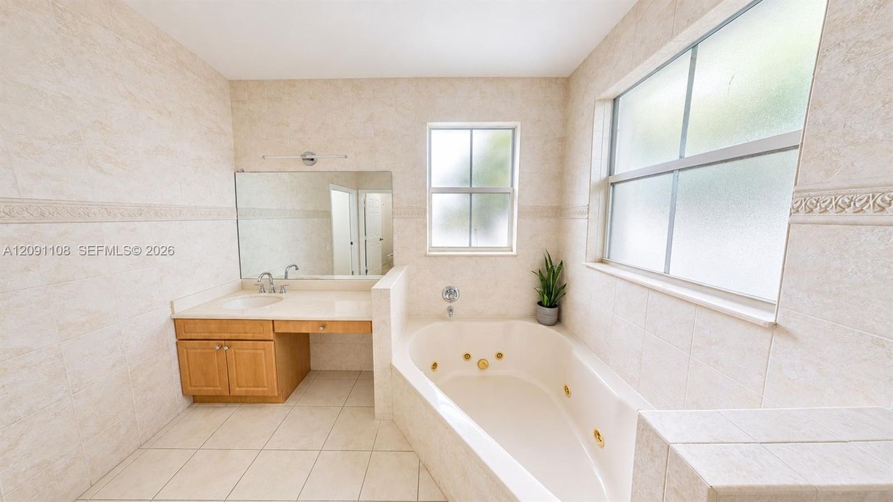 En Venta: $890,000 (5 camas, 4 baños, 2868 Pies cuadrados)