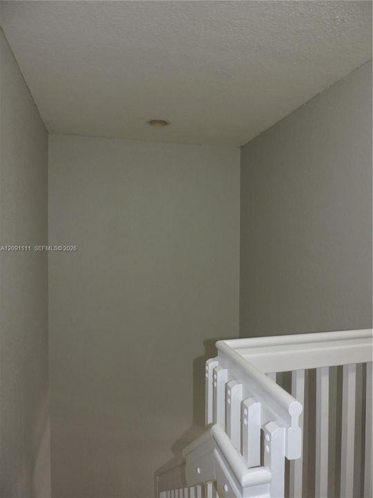 For Rent: $2,100 (3 beds, 2 baths, 1302 Square Feet)
