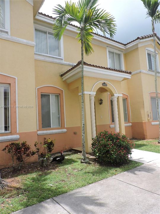 For Rent: $2,100 (3 beds, 2 baths, 1302 Square Feet)