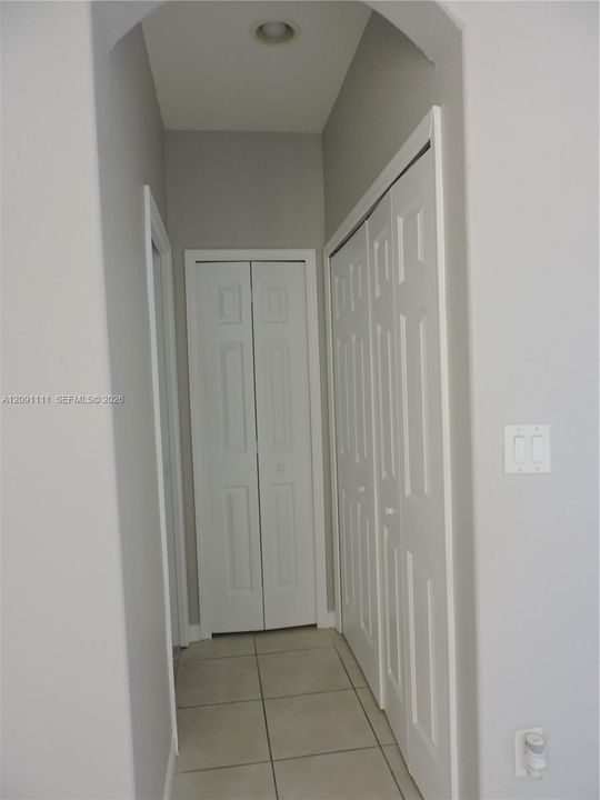 For Rent: $2,100 (3 beds, 2 baths, 1302 Square Feet)