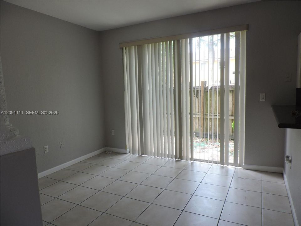 For Rent: $2,100 (3 beds, 2 baths, 1302 Square Feet)