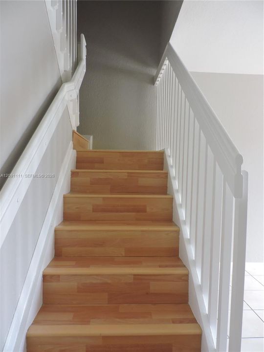 For Rent: $2,100 (3 beds, 2 baths, 1302 Square Feet)
