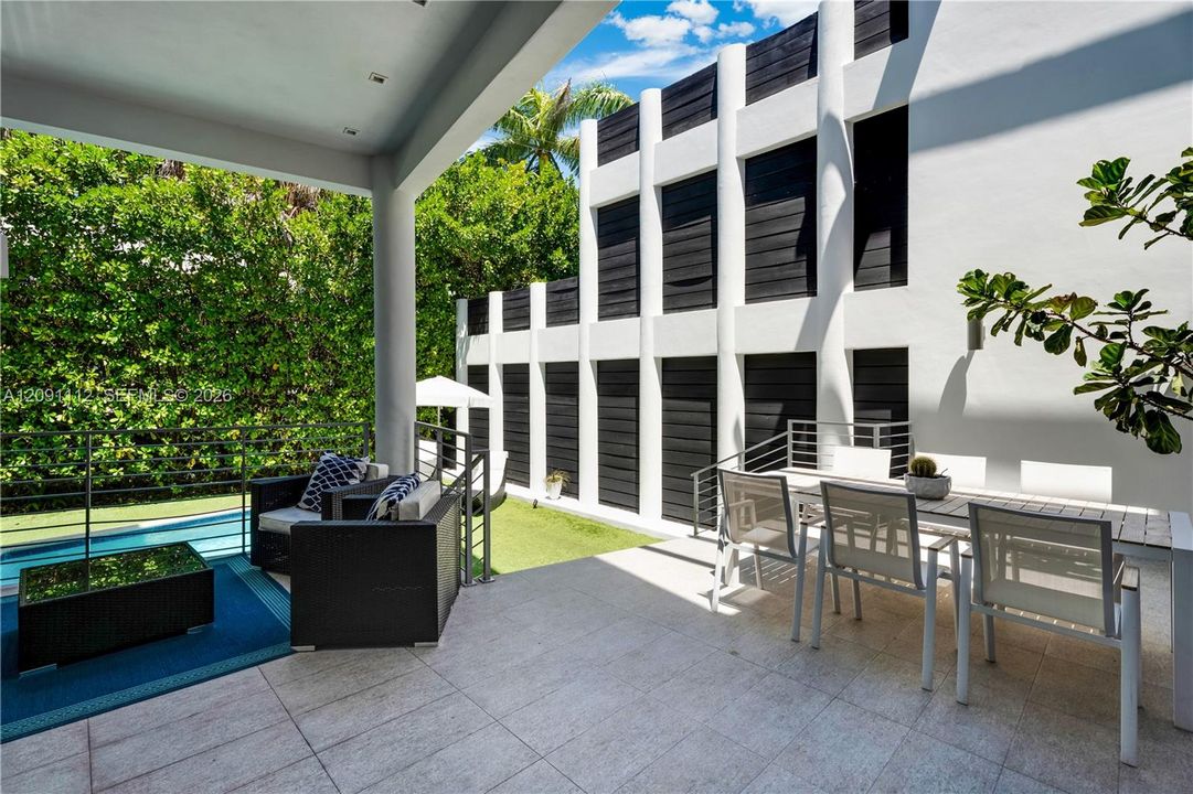 For Sale: $3,300,000 (4 beds, 3 baths, 2448 Square Feet)