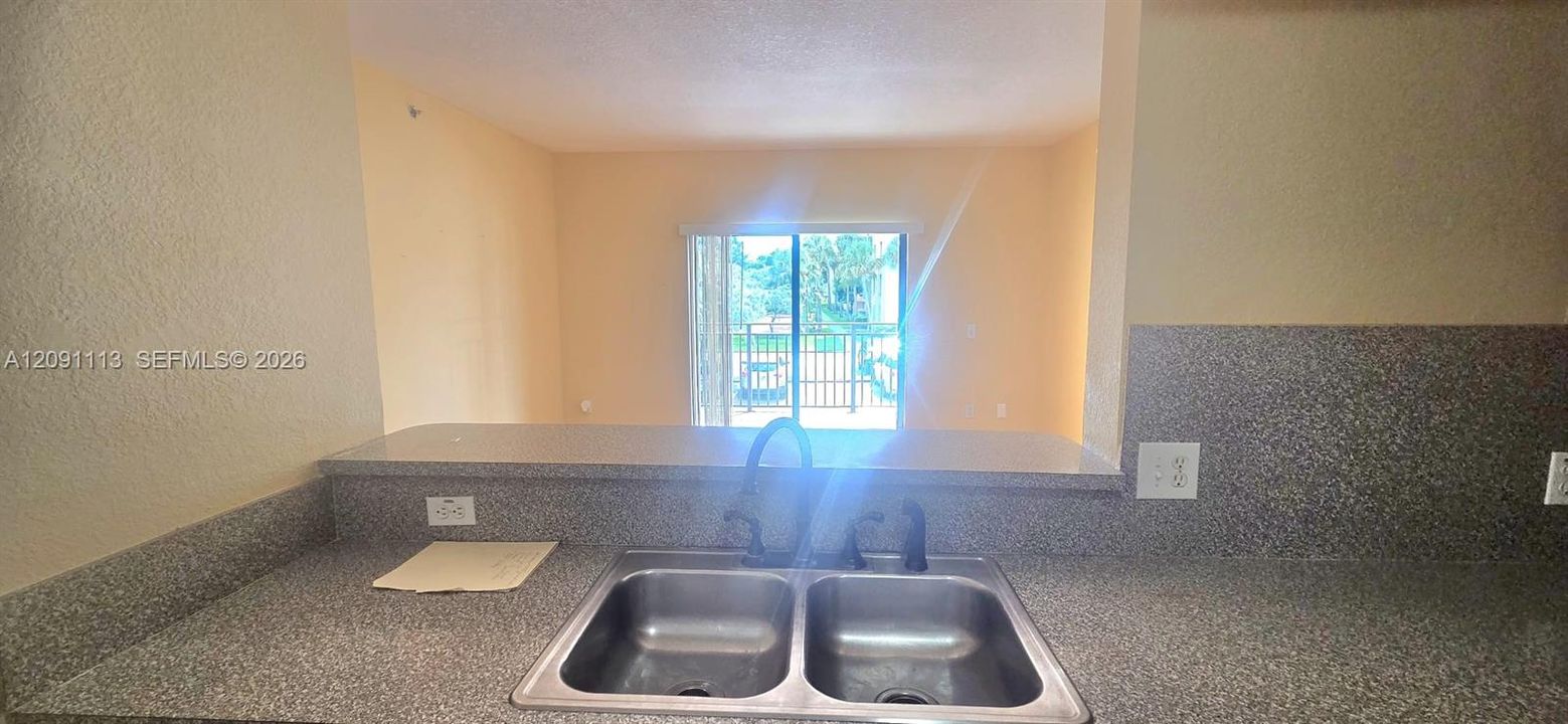 В аренду: $2,850 (3 спален, 2 ванн, 1305 Квадратных фут)
