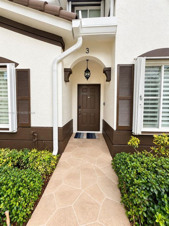 For Rent: $3,400 (3 beds, 2 baths, 1566 Square Feet)