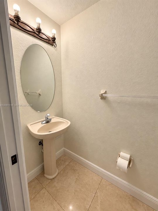 For Rent: $3,400 (3 beds, 2 baths, 1566 Square Feet)