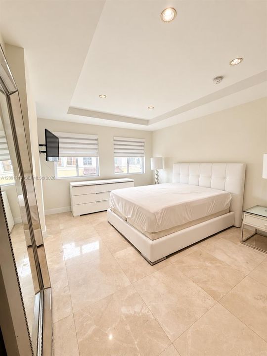 For Rent: $3,400 (3 beds, 2 baths, 1566 Square Feet)