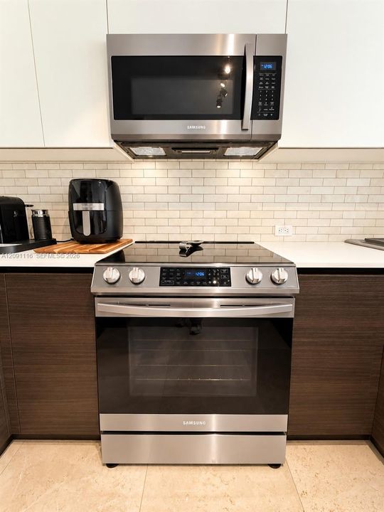 For Rent: $3,400 (3 beds, 2 baths, 1566 Square Feet)
