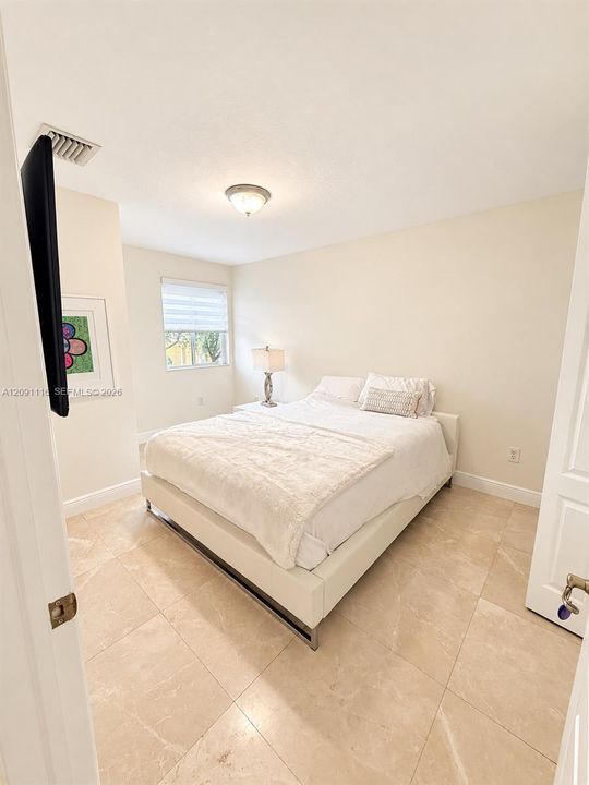 For Rent: $3,400 (3 beds, 2 baths, 1566 Square Feet)