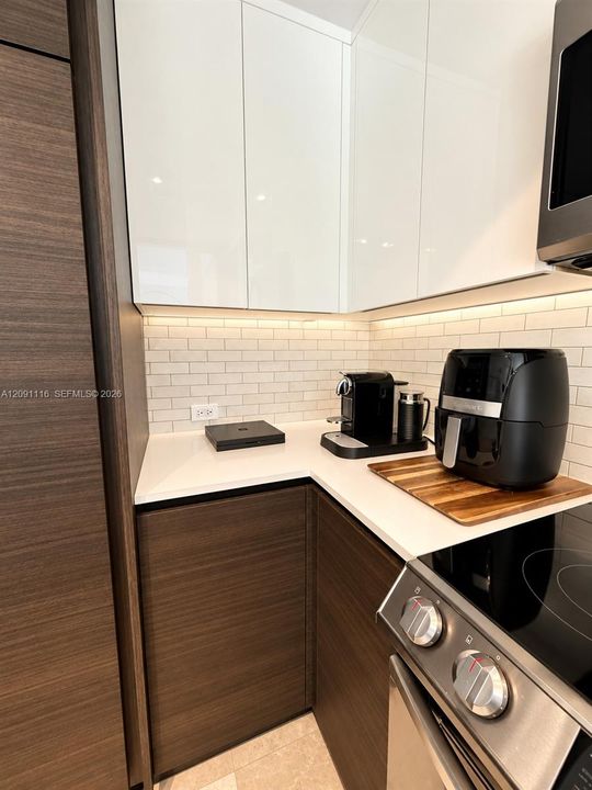 For Rent: $3,400 (3 beds, 2 baths, 1566 Square Feet)