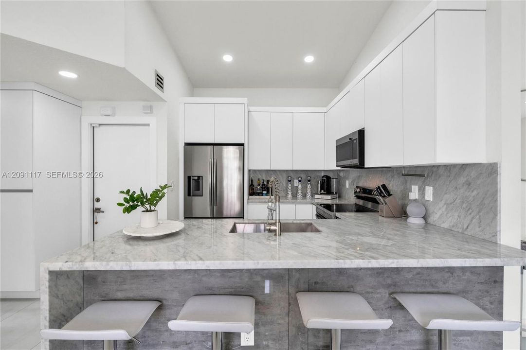 На продажу: $499,500 (2 спален, 2 ванн, 1005 Квадратных фут)