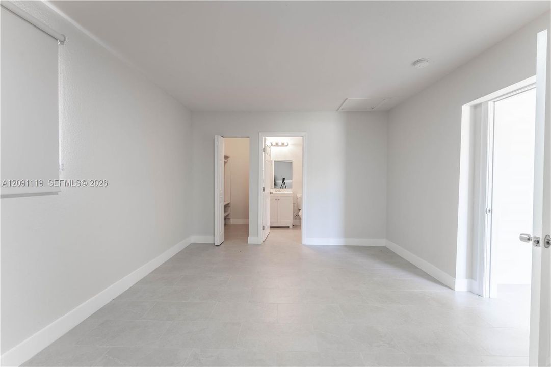For Rent: $3,350 (4 beds, 2 baths, 1219 Square Feet)