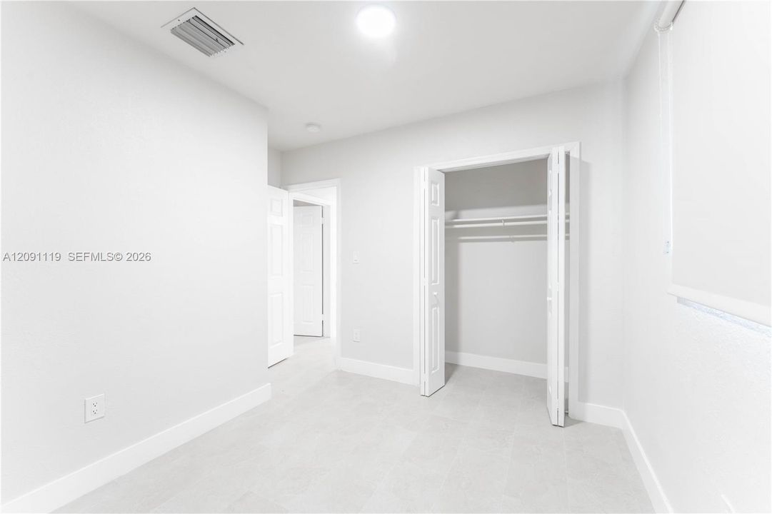 For Rent: $3,350 (4 beds, 2 baths, 1219 Square Feet)