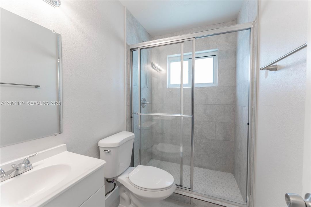 For Rent: $3,350 (4 beds, 2 baths, 1219 Square Feet)