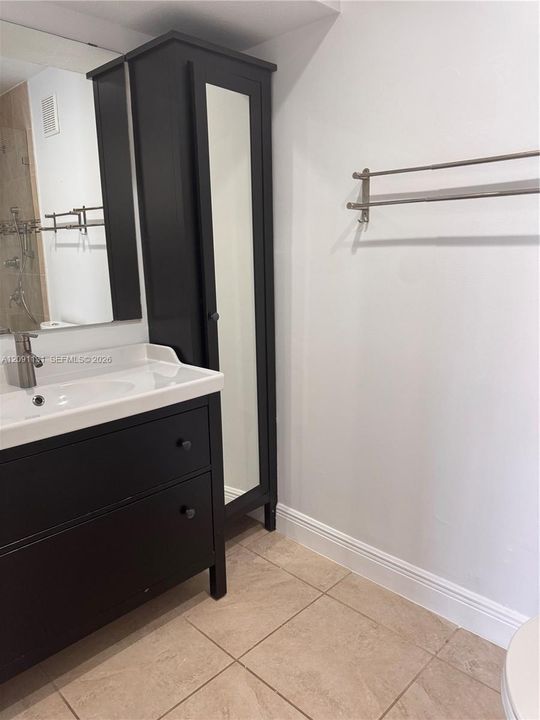For Rent: $2,800 (2 beds, 2 baths, 1280 Square Feet)