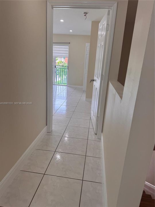 For Rent: $2,800 (2 beds, 2 baths, 1280 Square Feet)