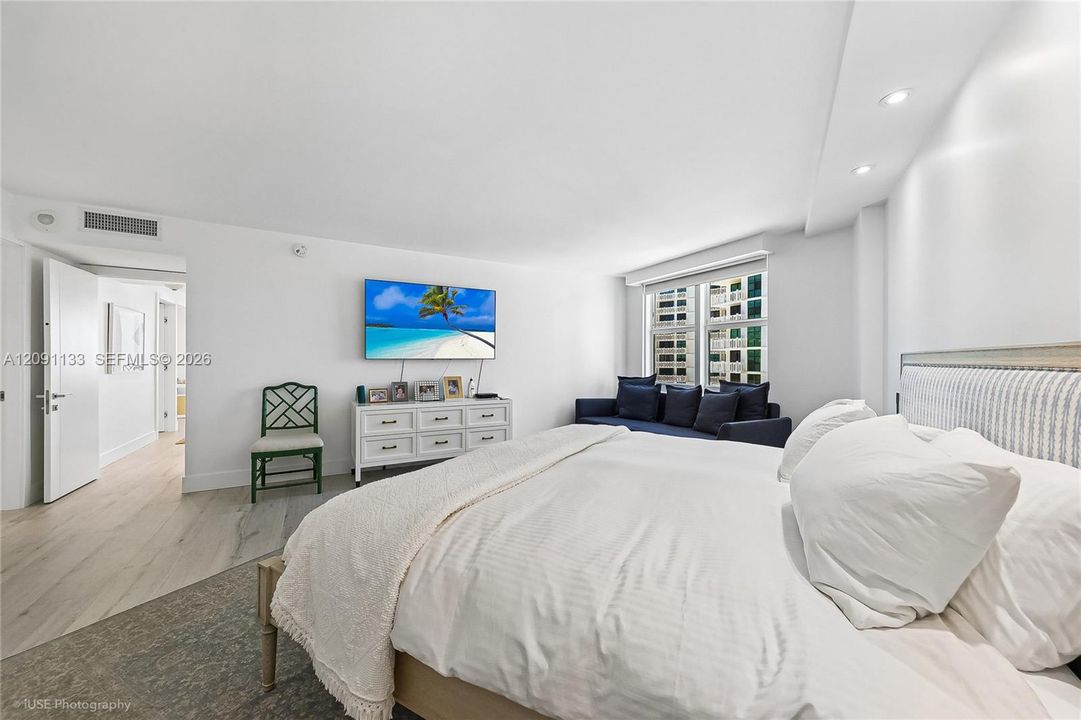 For Rent: $12,000 (2 beds, 2 baths, 1782 Square Feet)
