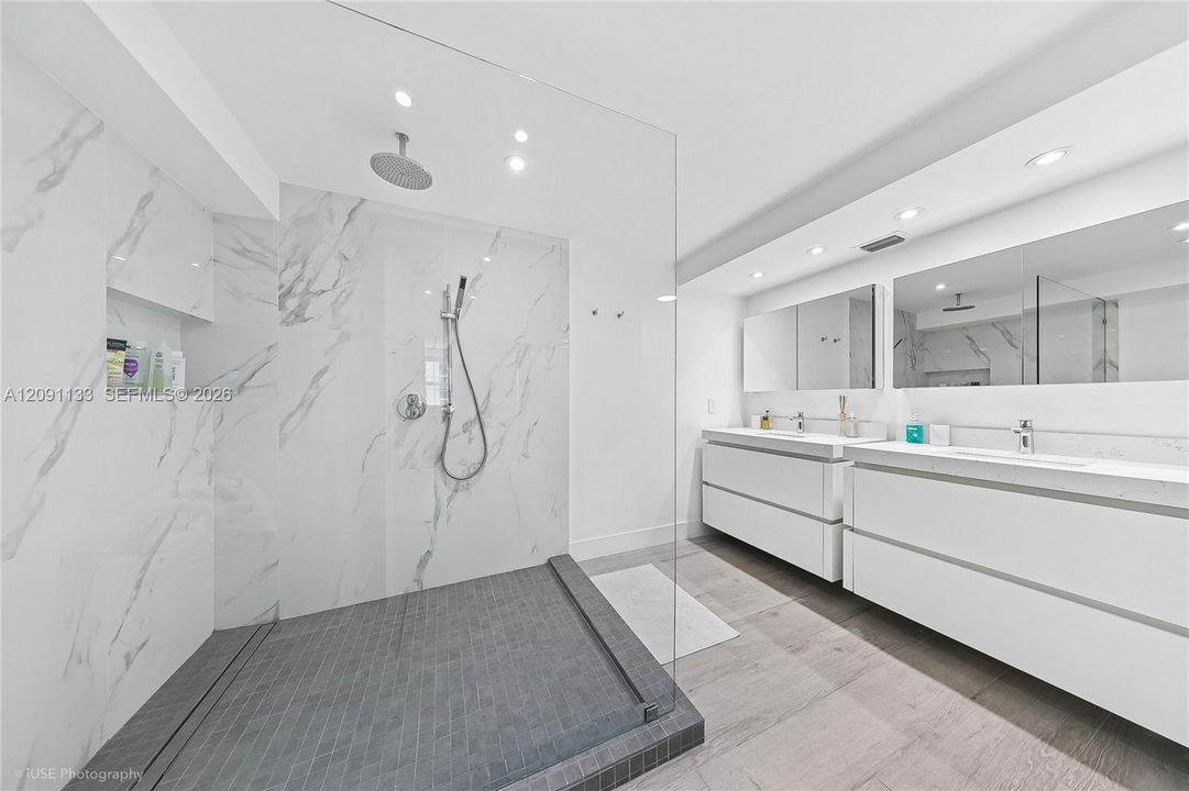 For Rent: $12,000 (2 beds, 2 baths, 1782 Square Feet)