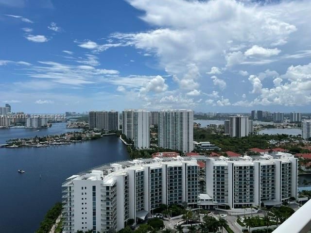 待售: $1,490,000 (3 贝兹, 3 浴室, 3301 平方英尺)