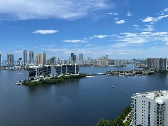 待售: $1,490,000 (3 贝兹, 3 浴室, 3301 平方英尺)