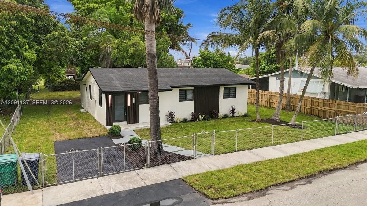 For Sale: $629,900 (4 beds, 2 baths, 1800 Square Feet)