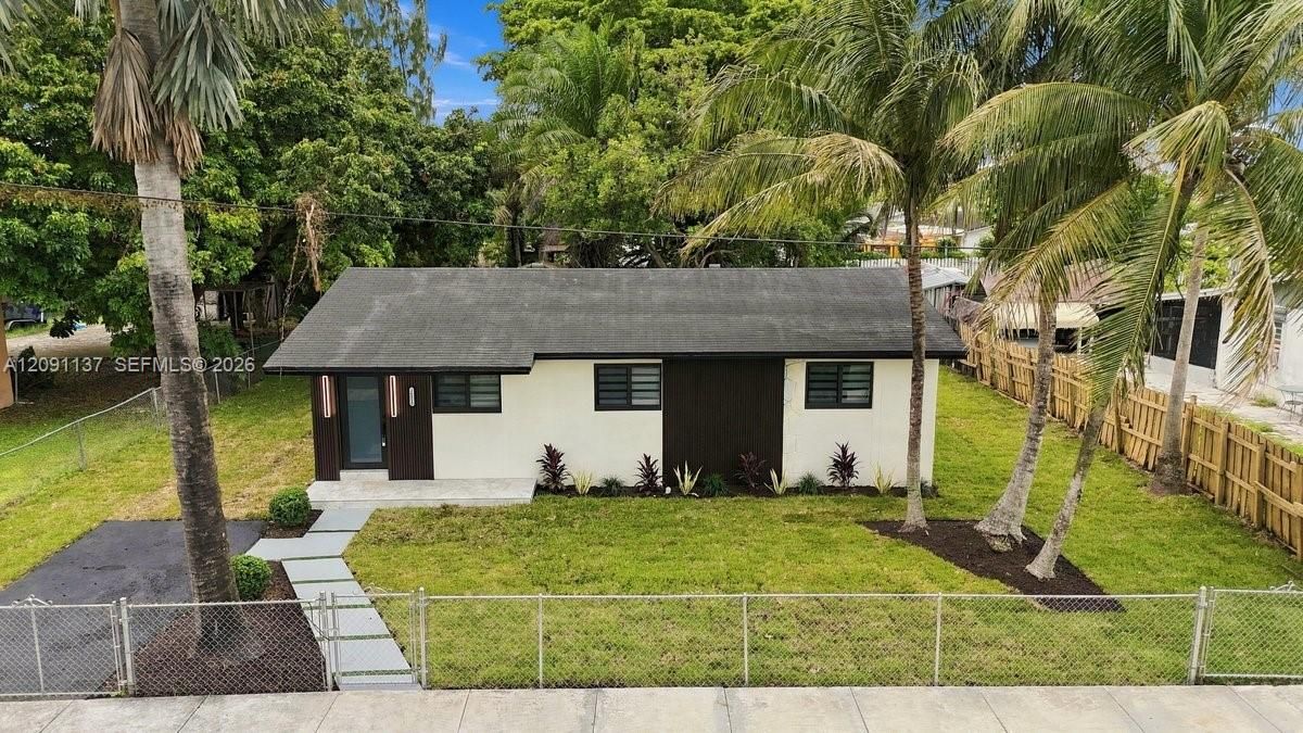 For Sale: $629,900 (4 beds, 2 baths, 1800 Square Feet)
