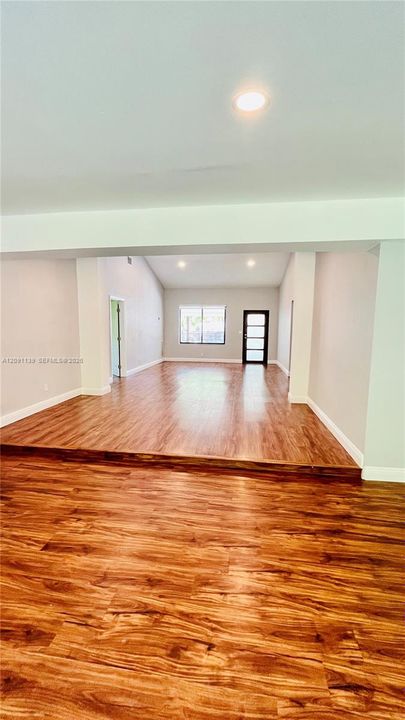 En Renta: $7,300 (4 camas, 4 baños, 2700 Pies cuadrados)