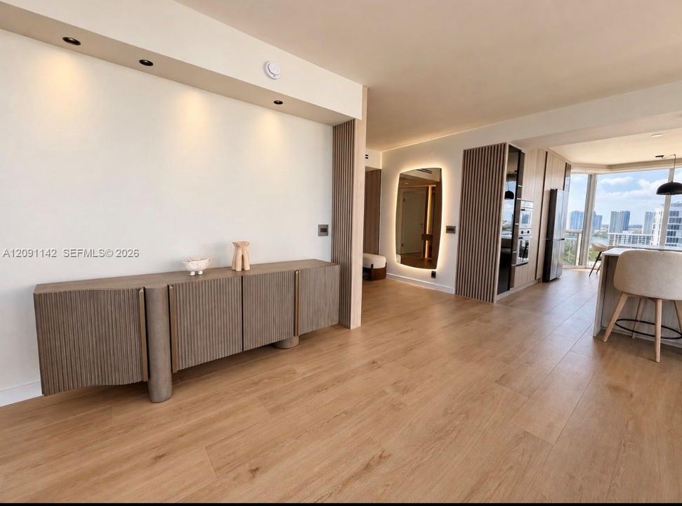 В аренду: $17,000 (3 спален, 3 ванн, 2090 Квадратных фут)