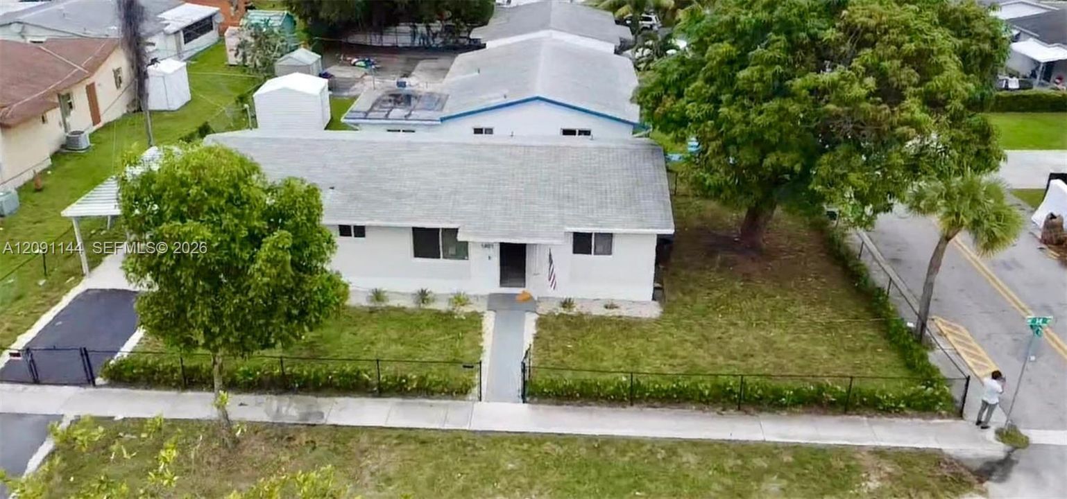 На продажу: $535,000 (4 спален, 2 ванн, 1300 Квадратных фут)
