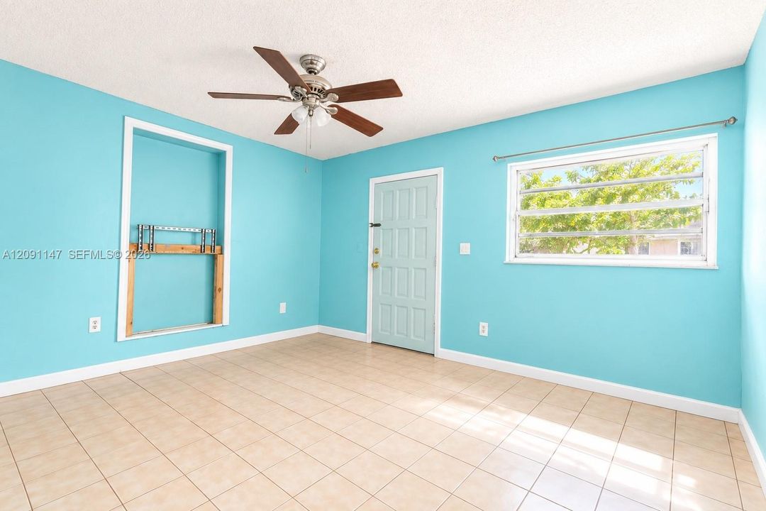 For Sale: $519,000 (0 beds, 0 baths, 1950 Square Feet)