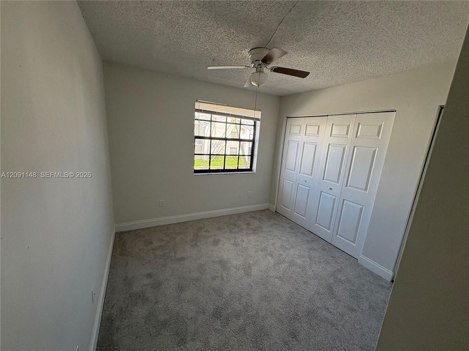 В аренду: $1,800 (2 спален, 1 ванн, 863 Квадратных фут)