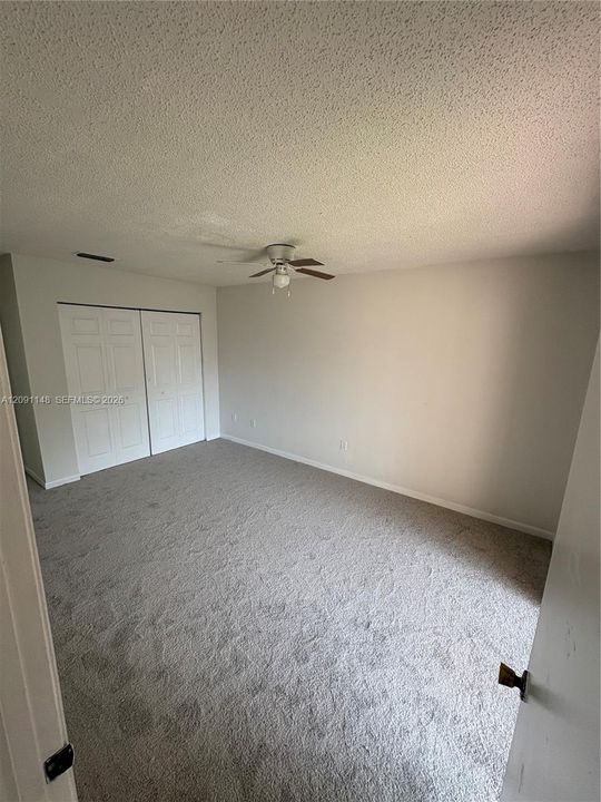 В аренду: $1,800 (2 спален, 1 ванн, 863 Квадратных фут)