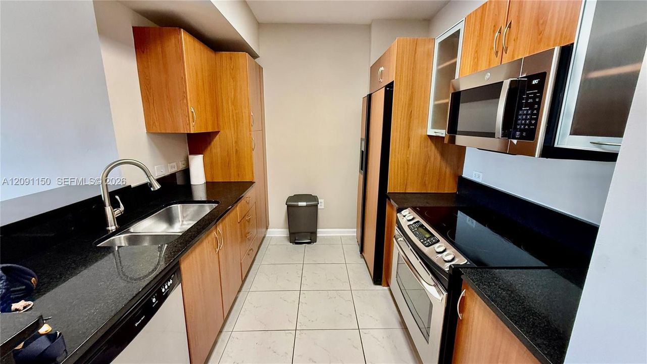 For Rent: $2,950 (2 beds, 2 baths, 1071 Square Feet)