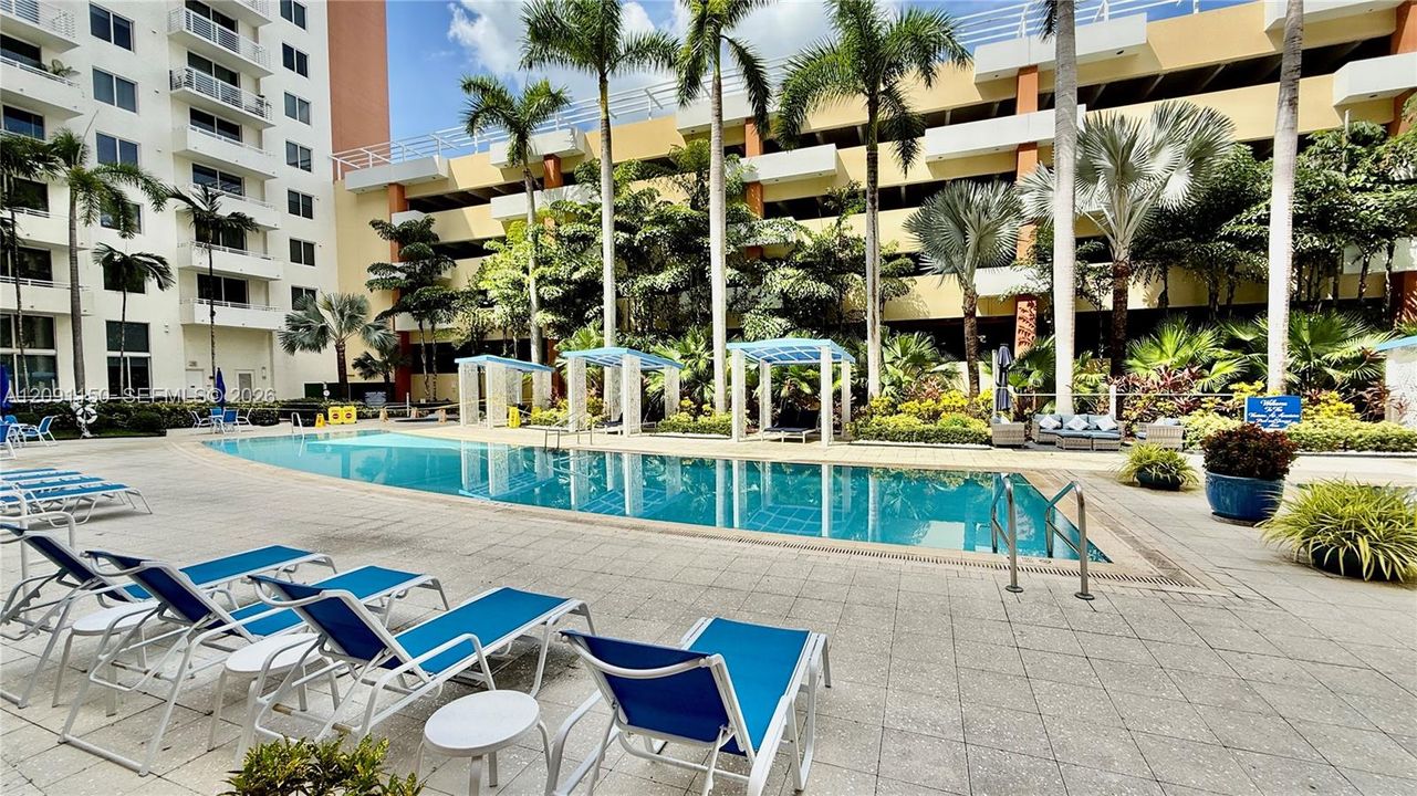 For Rent: $2,950 (2 beds, 2 baths, 1071 Square Feet)