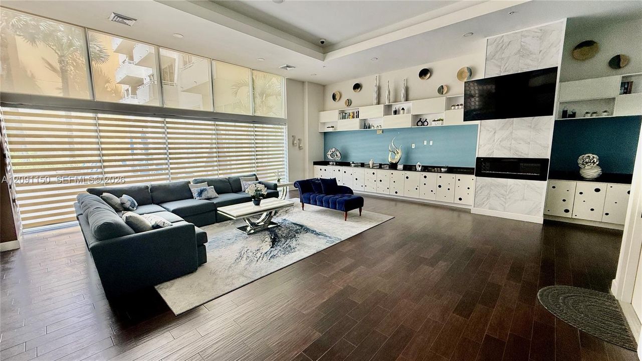 For Rent: $2,950 (2 beds, 2 baths, 1071 Square Feet)