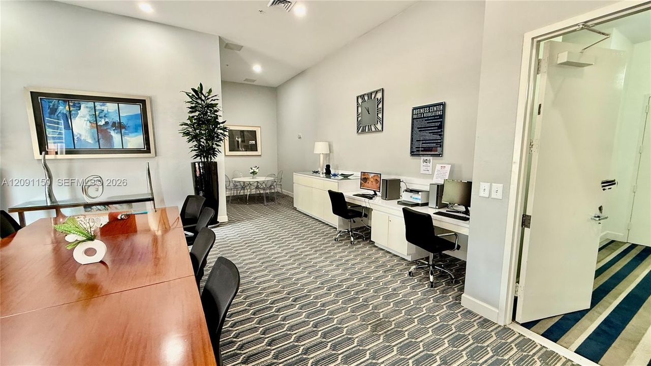 For Rent: $2,950 (2 beds, 2 baths, 1071 Square Feet)