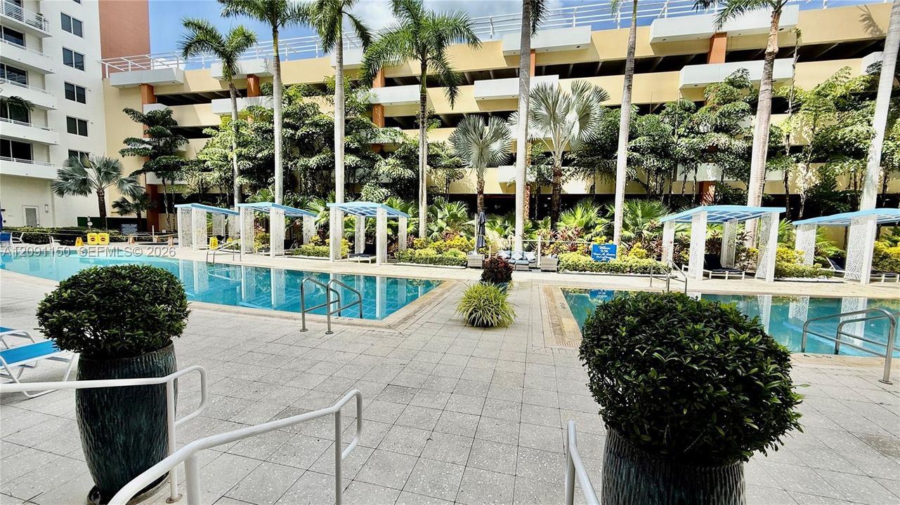 For Rent: $2,950 (2 beds, 2 baths, 1071 Square Feet)