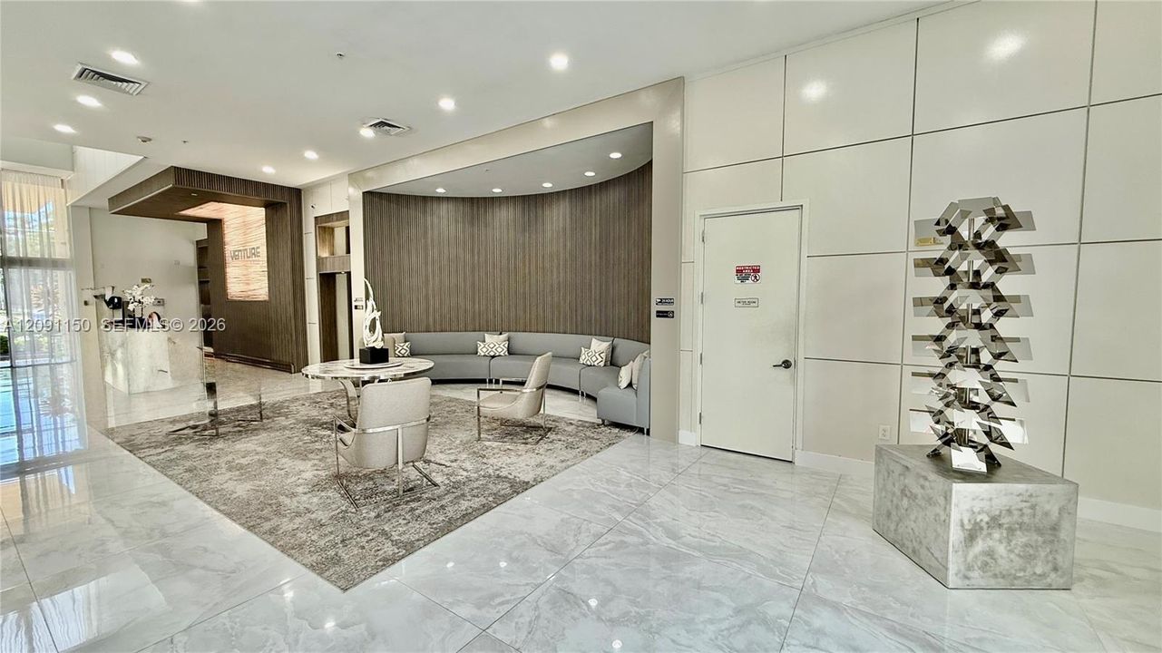For Rent: $2,950 (2 beds, 2 baths, 1071 Square Feet)